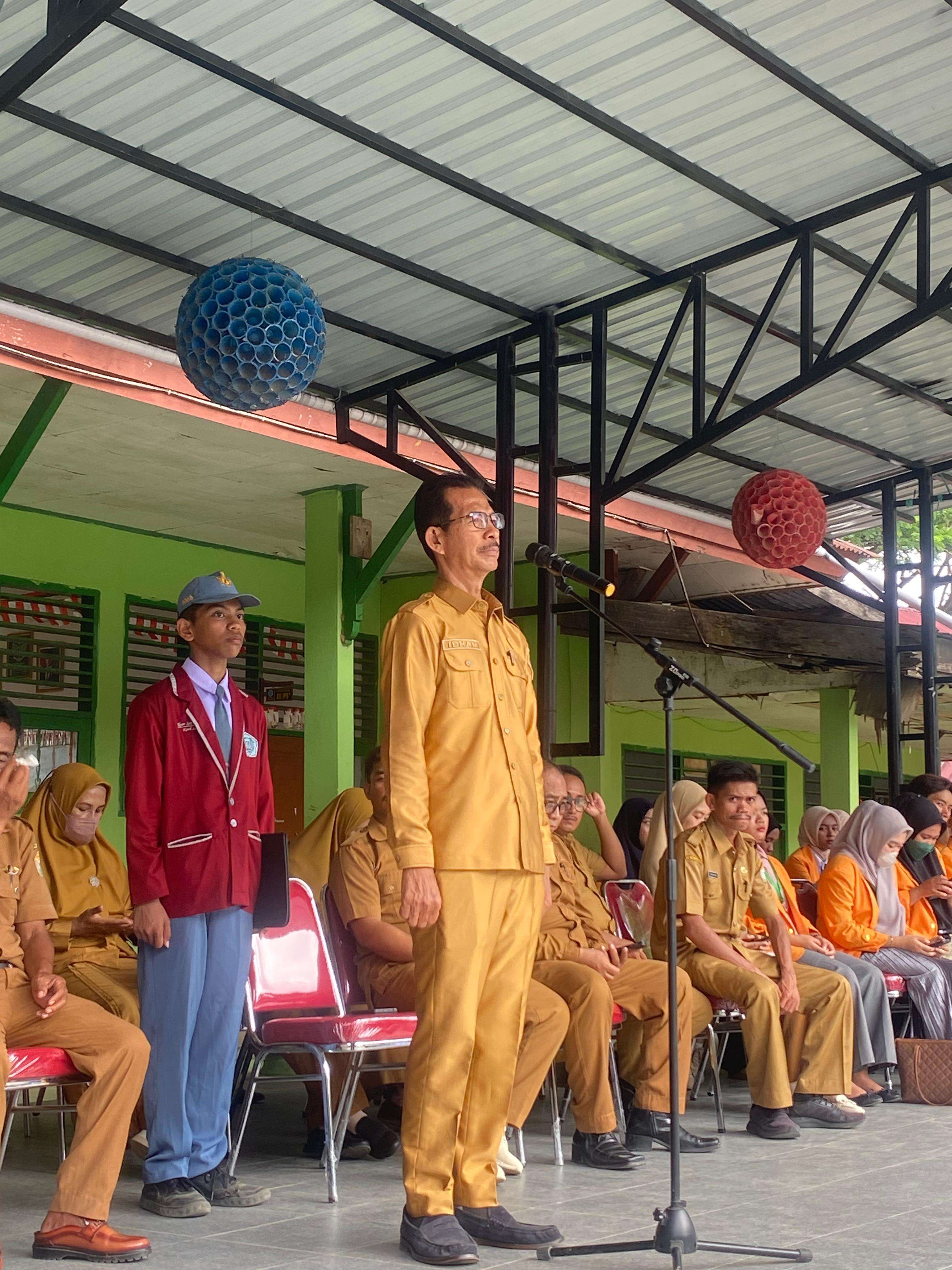 Acara Purna Bakti Bapak Kepala SMA Negeri 6 Kendari